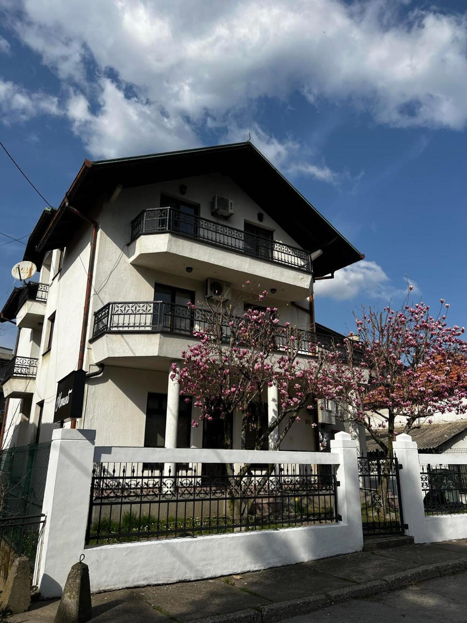 Hostel Tuzla Ngoại thất bức ảnh