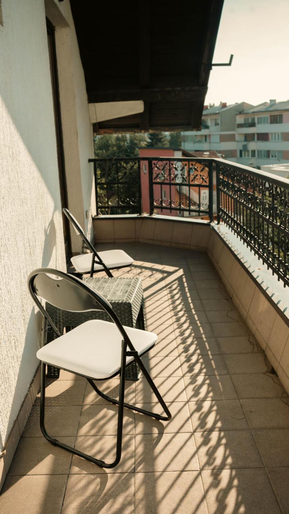 Hostel Tuzla Ngoại thất bức ảnh