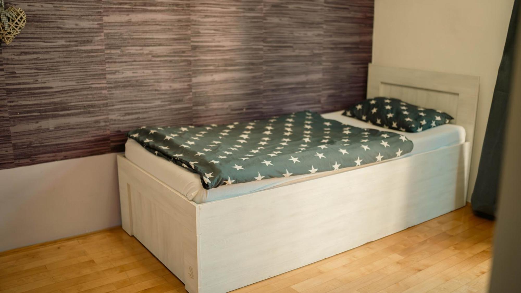 Hostel Tuzla Ngoại thất bức ảnh