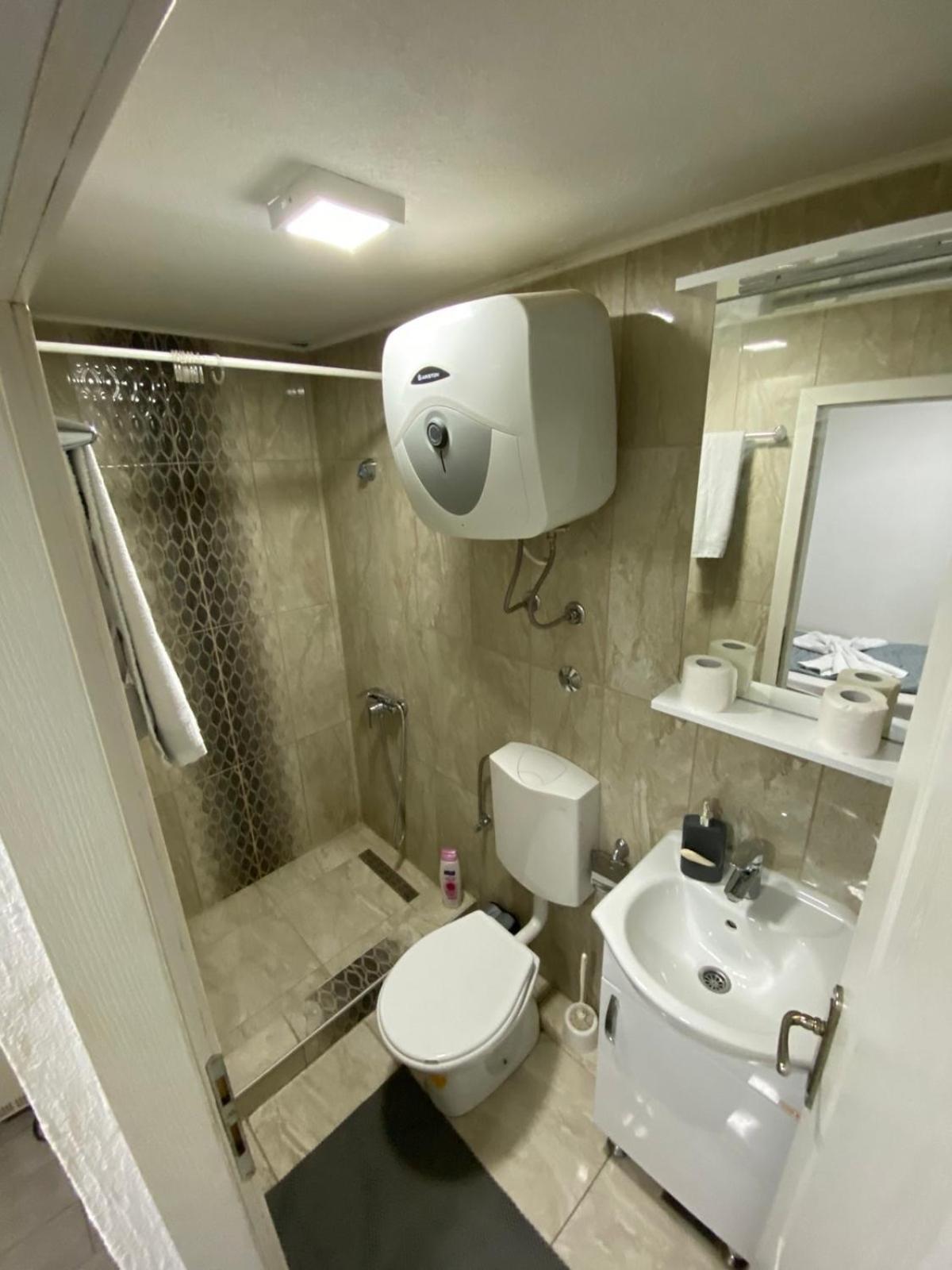 Hostel Tuzla Ngoại thất bức ảnh